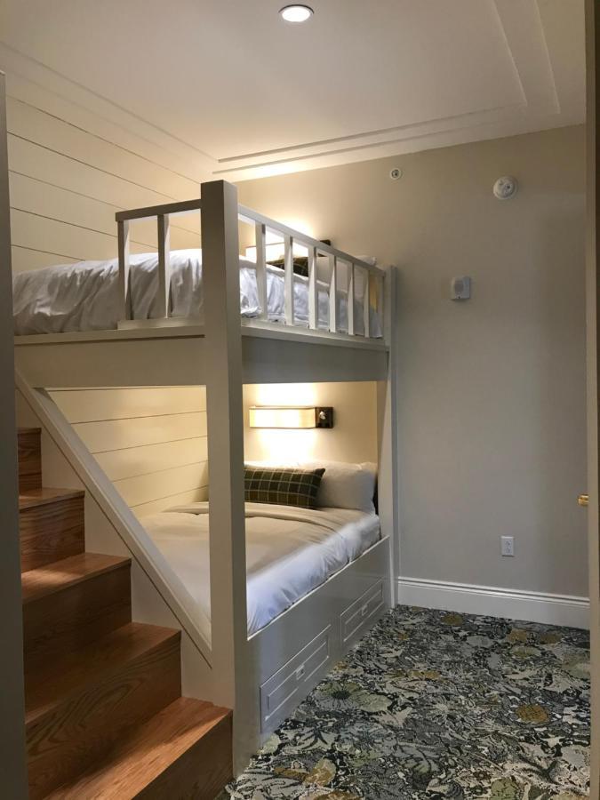The Inn At Meadowbrook 歐弗蘭帕克 外观 照片
