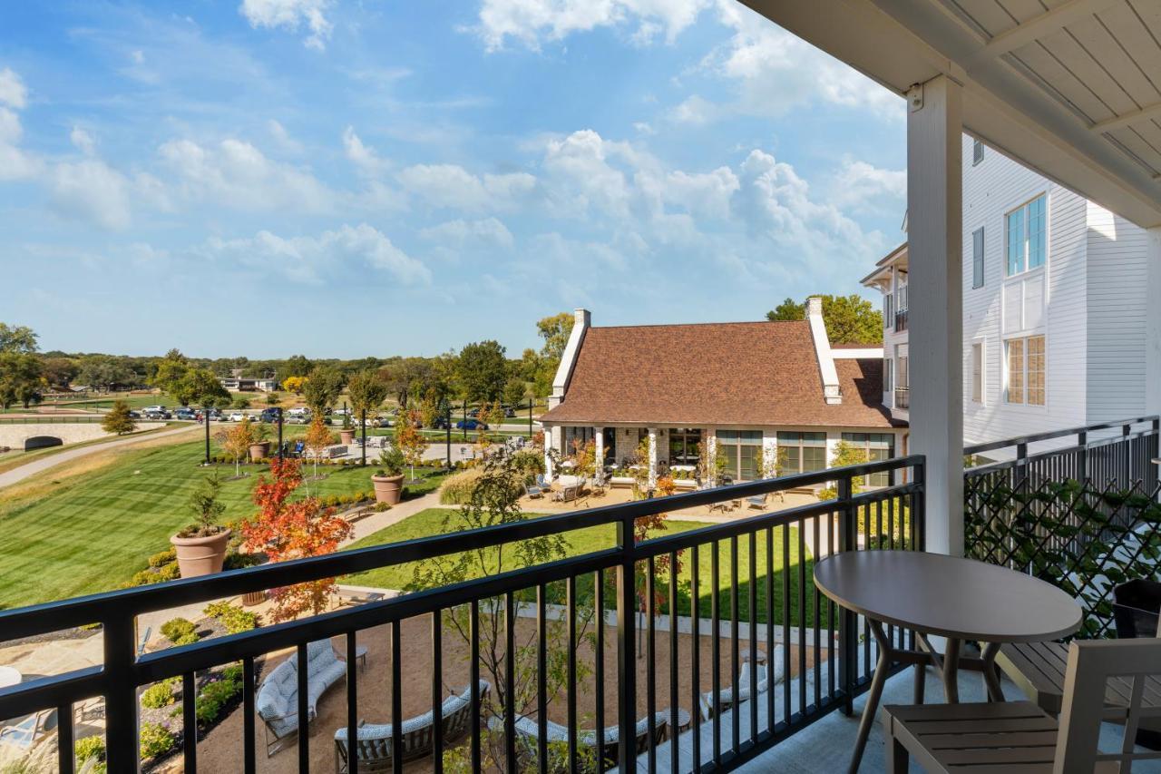 The Inn At Meadowbrook 歐弗蘭帕克 外观 照片
