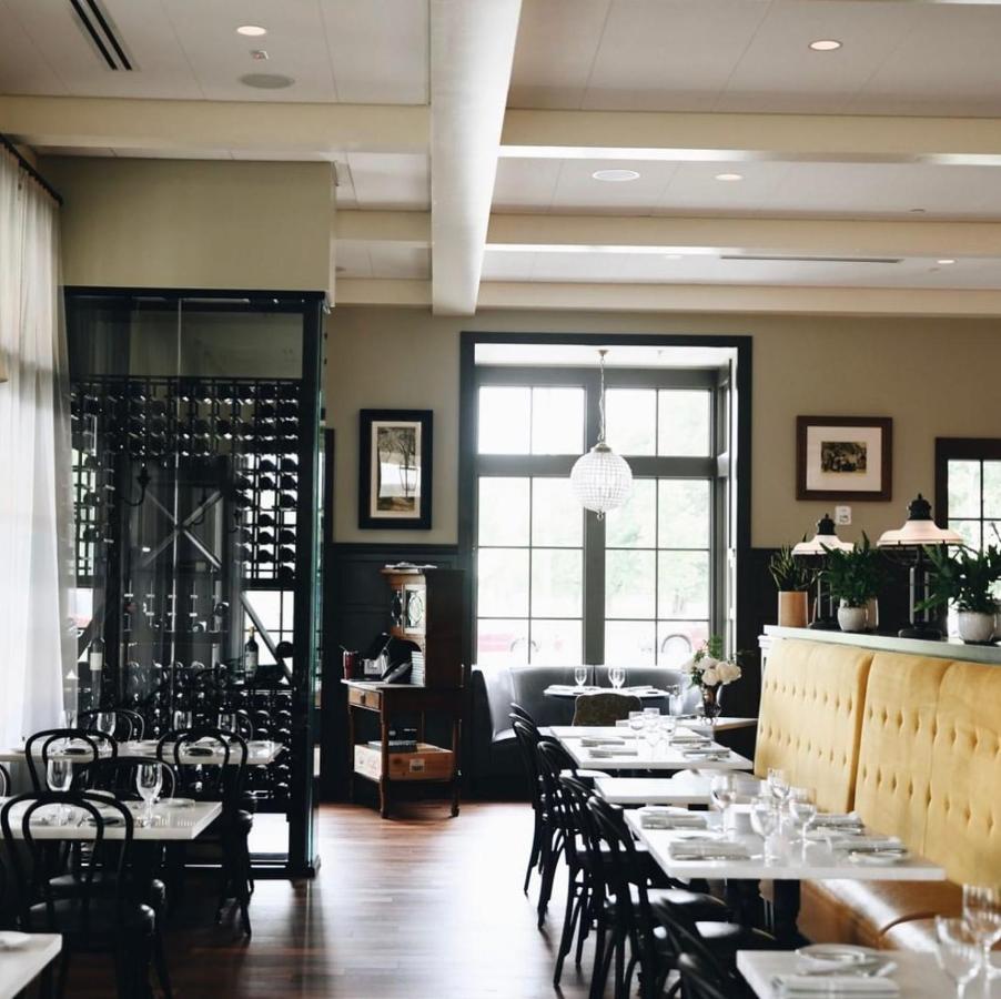 The Inn At Meadowbrook 歐弗蘭帕克 外观 照片
